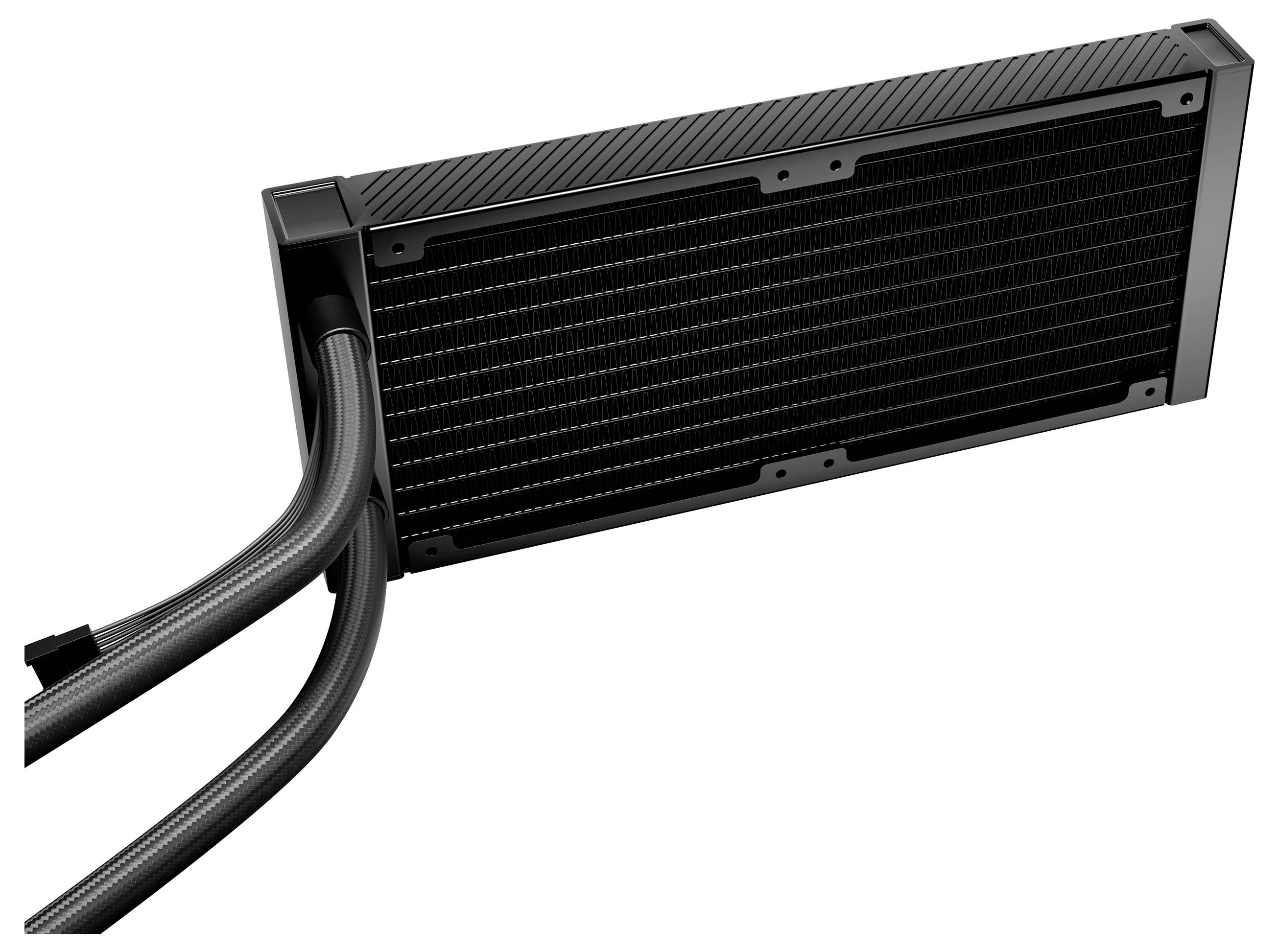 Schwarzer Computer-Flüssigkeitskühler-Radiator mit zwei geflochtenen Schläuchen vor weißem Hintergrund.