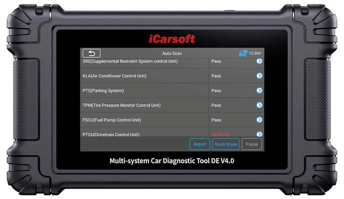 Robustes iCarsoft Multi-System-Kfz-Diagnosetablet zeigt eine Auto-Scan-Ergebnisliste mit mehreren Fahrzeugsteuermodulen, die mit "Bestanden" gekennzeichnet sind, und einem mit "Fehler" markierten Modul.
