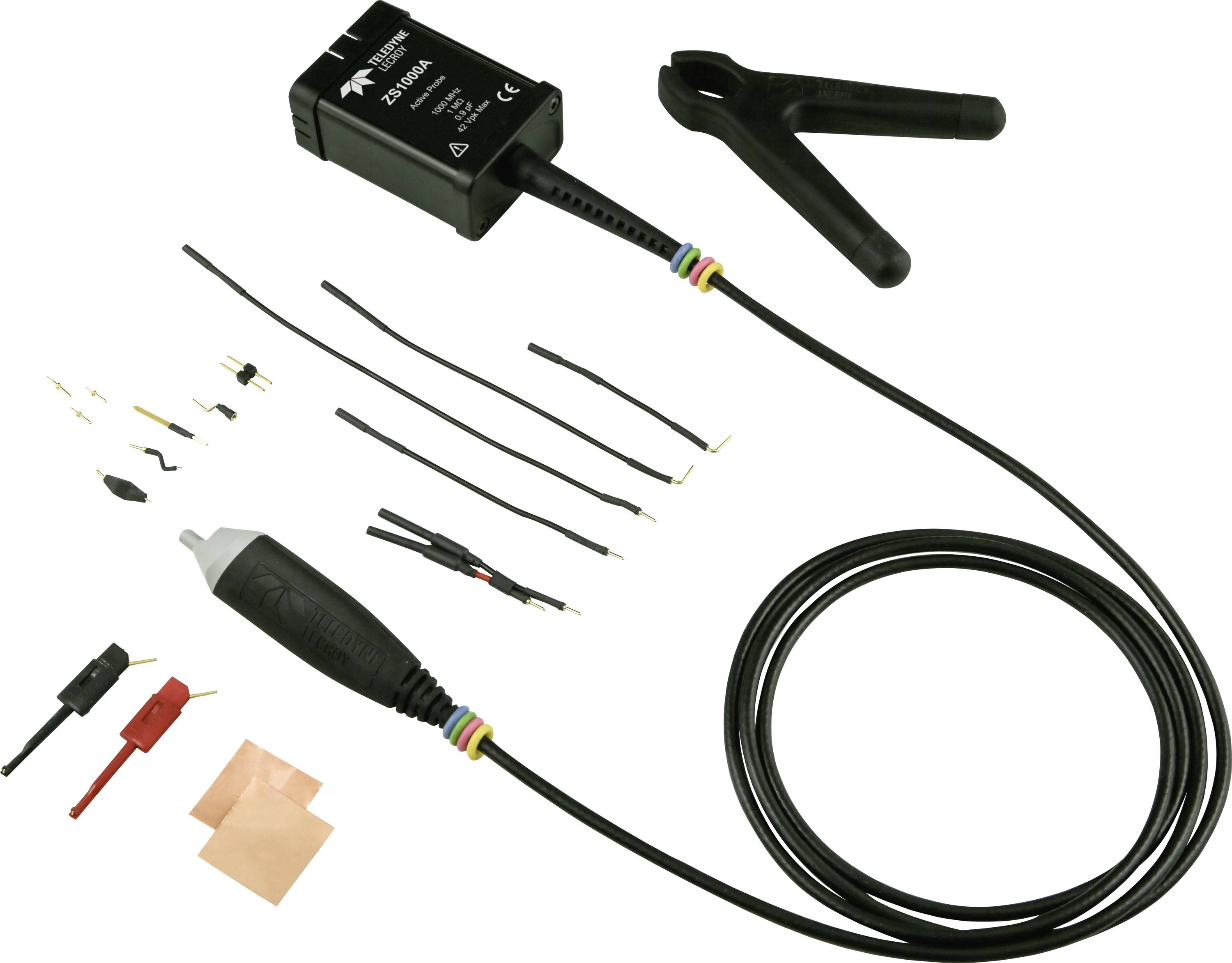 Satz von Elektrotest-Leitungen und Zubehör, bestehend aus einer Sonde, Krokodilklemmen, Steckverbindern, Wärmeschrumpfschlauch-Teilen und einem Kabelband-Werkzeug auf weißem Hintergrund.