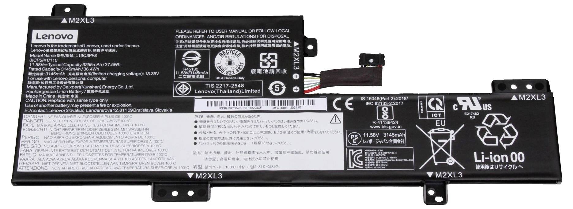 Schwarze Lenovo-Laptop-Akku mit Anschluss und gedruckten Spezifikationen, Warnsymbolen und Li-Ionen-Recycling-Symbolen.