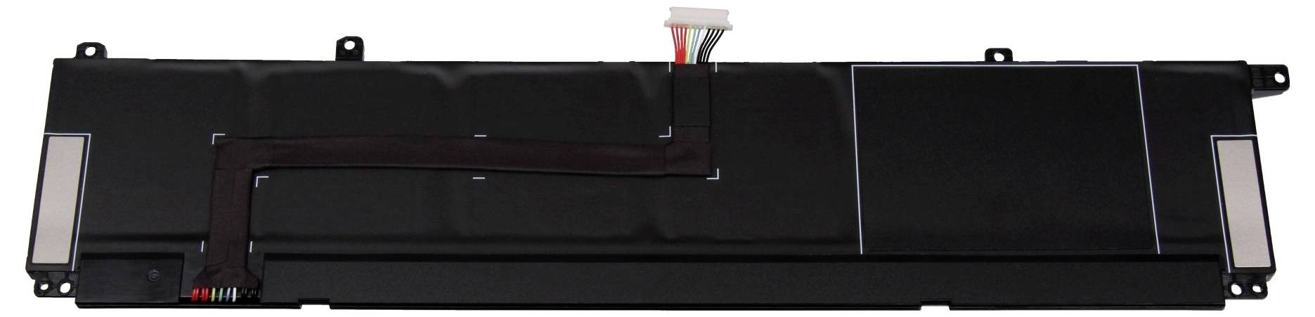 Schwarzes Laptop-Akkupack mit angeschlossenem Stromstecker und Montagelaschen auf weißem Hintergrund.