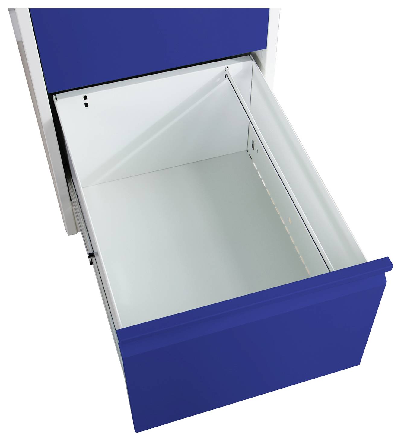Offene blaue Metallschublade eines Aktenschranks, leer und diagonal herausgezogen.
