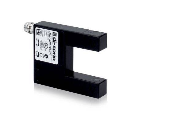 Schwarzer U-förmiger fotoelektrischer Sensor mit Stecker und beschrifteter Seitenfläche, dargestellt auf weißem Hintergrund.