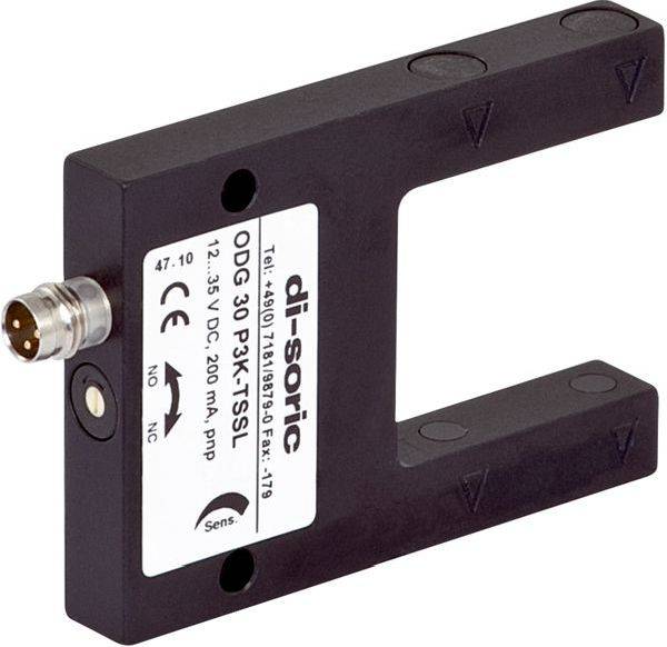 Industrieller U-förmiger Sensor mit Beschriftung und Stecker, wahrscheinlich ein photoelektrischer Gabelsensor zum Erkennen von Objekten, die durch den Spalt hindurchgehen.