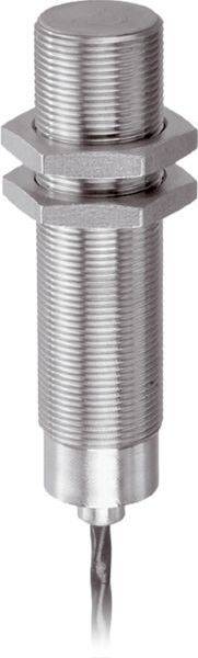 Nahaufnahme eines zylindrischen Metallsensors mit Gewinde, einer Sechskantmutter und einem Kabel, das unten herausführt.