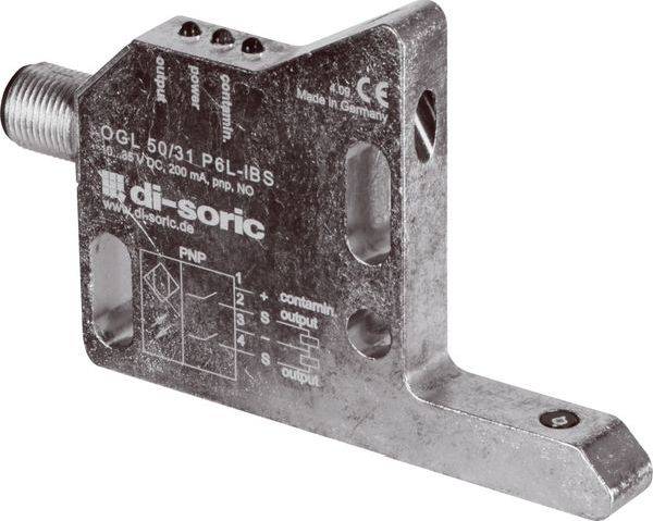 Industrieller Lichtelektrischer Sensor mit Zweistrahl-Retroreflexion in einer Metallhalterung, gekennzeichnet mit „OGL 50/31 P6L-IBS