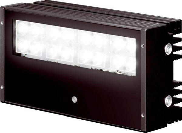 Schwarze rechteckige LED-Flutlichtleuchte mit einer Reihe von hellen Lampen und seitlichen Montagerippen auf weißem Hintergrund
