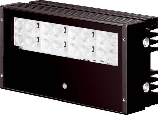 Schwarze rechteckige LED-Leuchte mit transparenter Linse und seitlichen Kühlrippen, dargestellt vor weißem Hintergrund.