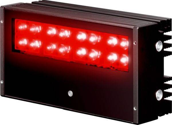 Rotes rechteckiges LED-Lichtpanel mit mehreren hellen LEDs in einem schwarzen Metallgehäuse, auf weißem Hintergrund dargestellt.