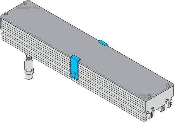 Rechteckiges silberfarbenes elektronisches Modul mit Kühlrippen, blauen Befestigungsclips und einem Steckerverbinder, perspektivisch auf weißem Hintergrund dargestellt.