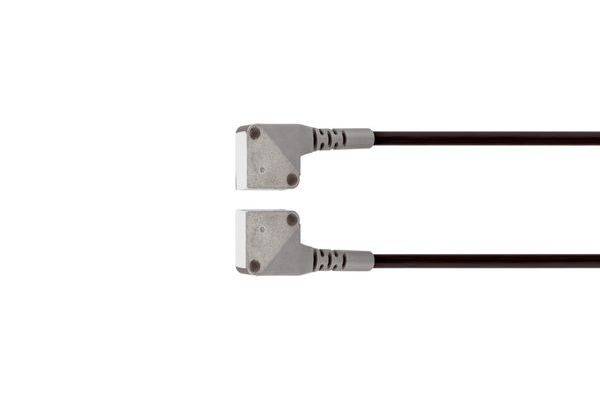 Zwei weiße Rechtwinkelverbinder für Kabel mit schwarzen Kabeln auf einem einfachen weißen Hintergrund.