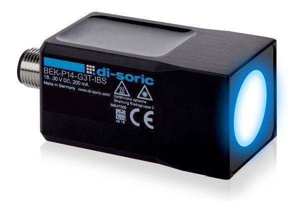 Industrieller photoelektrischer Sensor mit Gewinde-Metallstecker und leuchtender blauer Frontlinse, gekennzeichnet als di-soric BEK-R14-G3T-IBS.