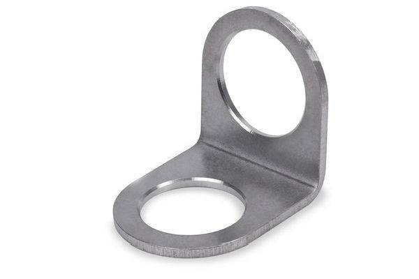 Ein silbernes Metall-L-Winkel mit zwei kreisförmigen Löchern, gezeigt auf weißem Hintergrund.