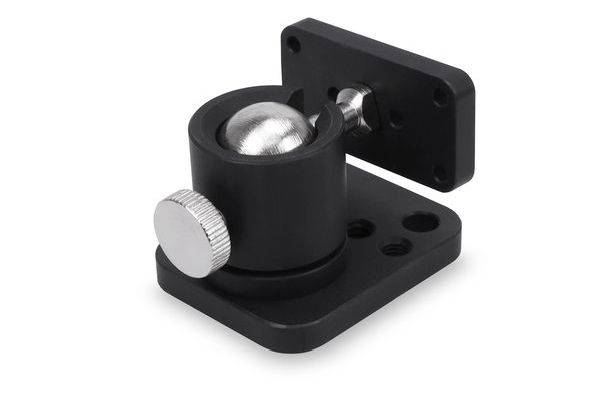 Schwarze Metall-Kugelgelenkhalterung mit silbernem Spannknopf und Grundplatte auf weißem Hintergrund.