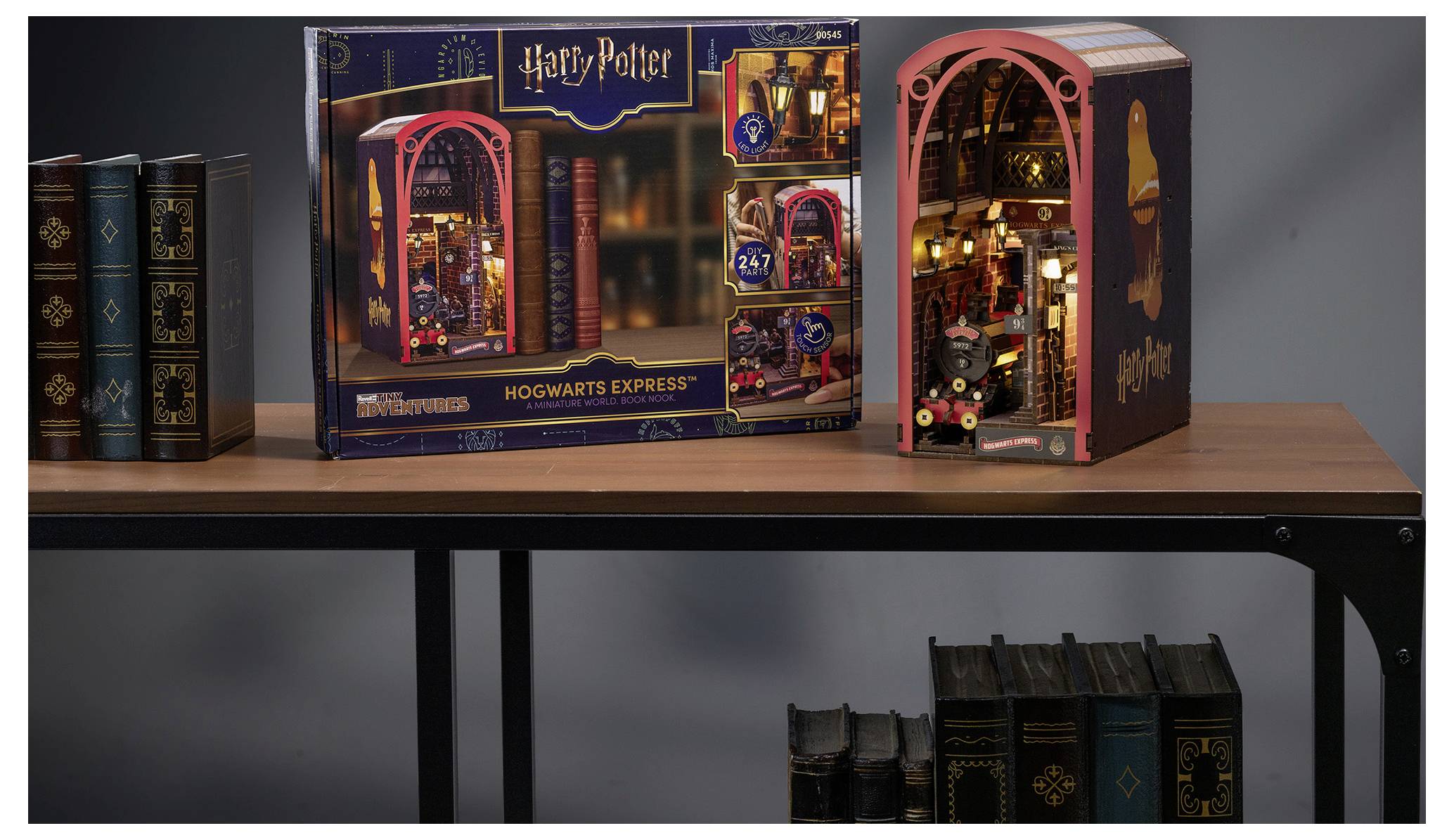 Revell Holz "Tiny Adventures - Harry Potter "Hogwarts Express"" Book Nook