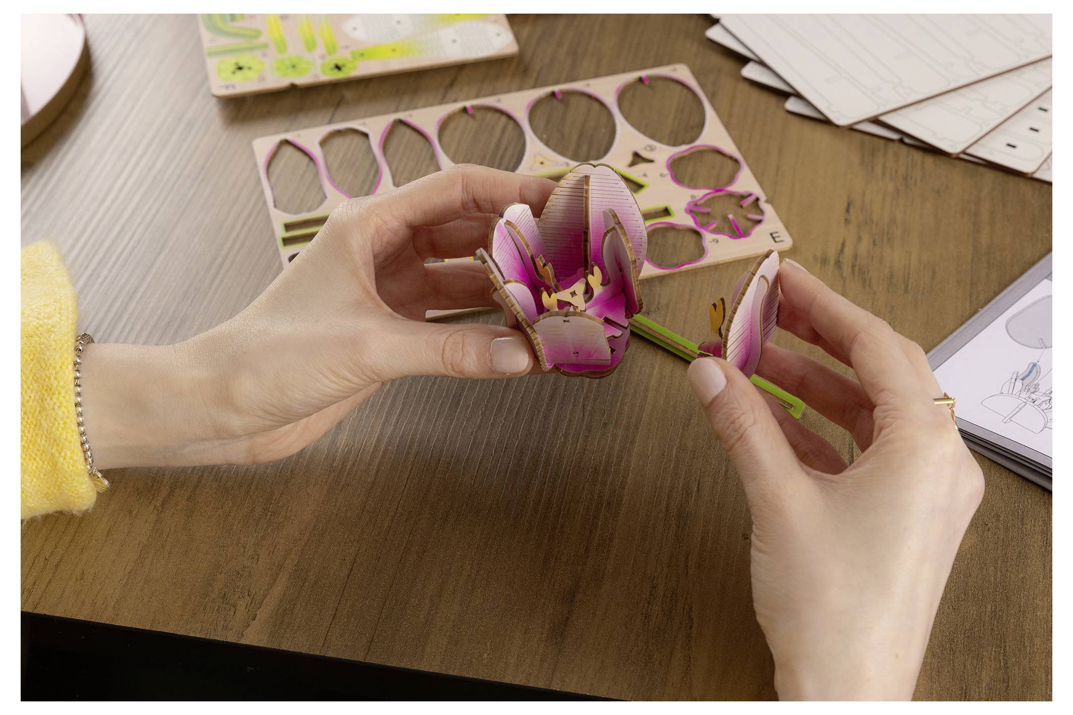 Revell Holz "Flower Garden" Holzbausatz