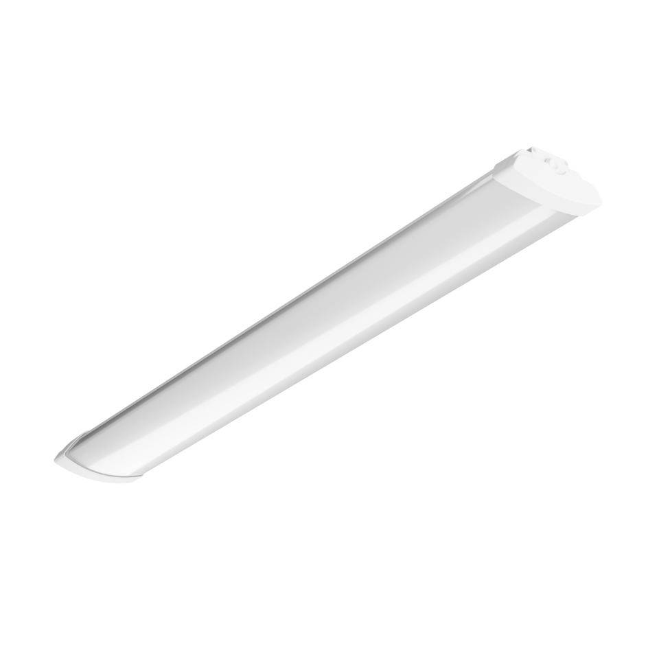 Weiße lineare LED-Deckenleuchte auf einem einfachen weißen Hintergrund, diagonal angewinkelt.