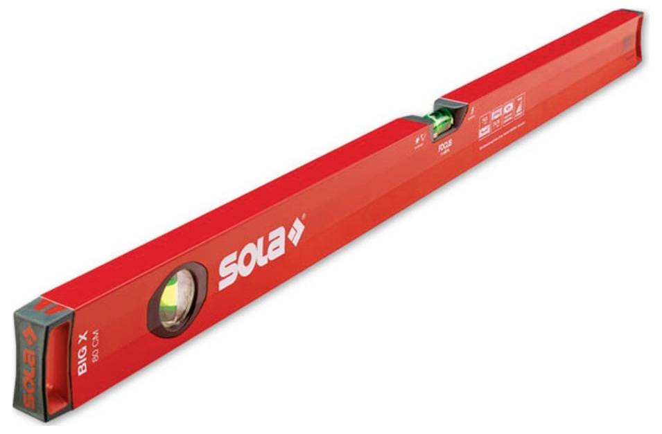 Rotes Aluminium-Wasserwaage mit zwei Libellen und Sola-Branding, auf weißem Hintergrund dargestellt.