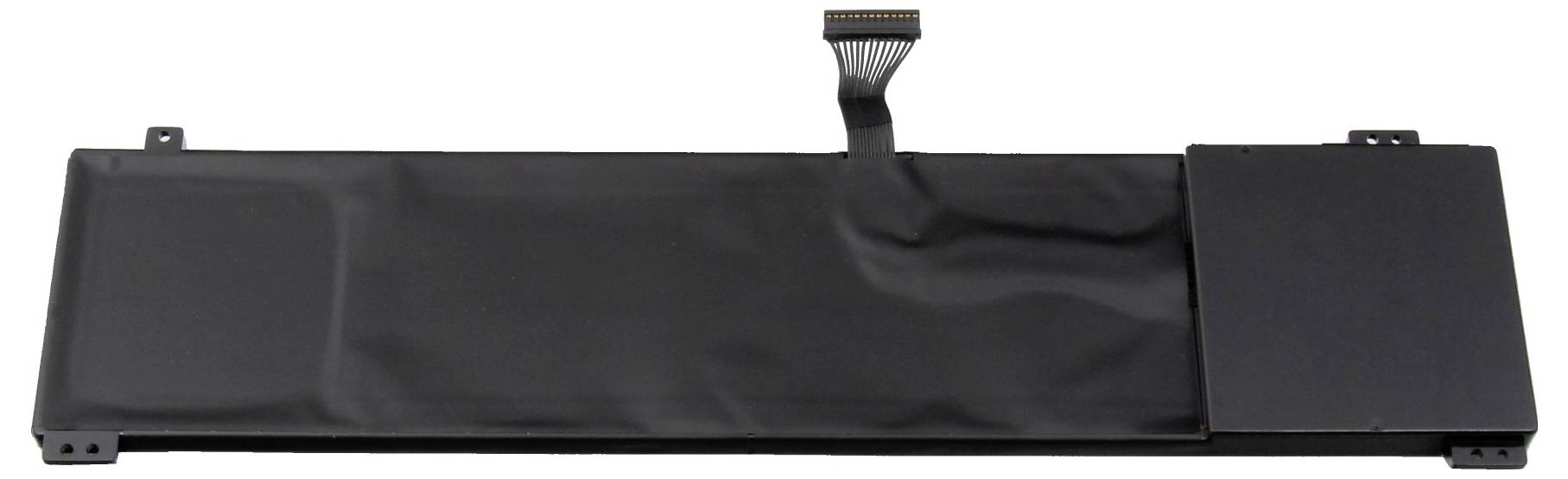 Schwarzes rechteckiges Batteriepaket mit einer zentrierten Steckerklemme oben, auf weißem Hintergrund dargestellt.