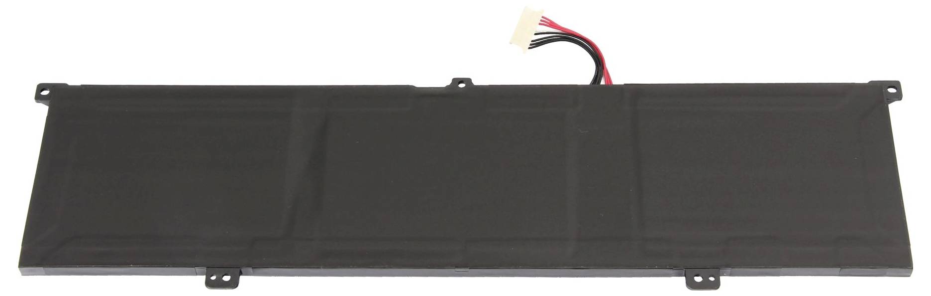 Schwarzes längliches rechteckiges Batteriepack mit angebrachten roten, schwarzen und weißen Kabeln auf weißem Hintergrund