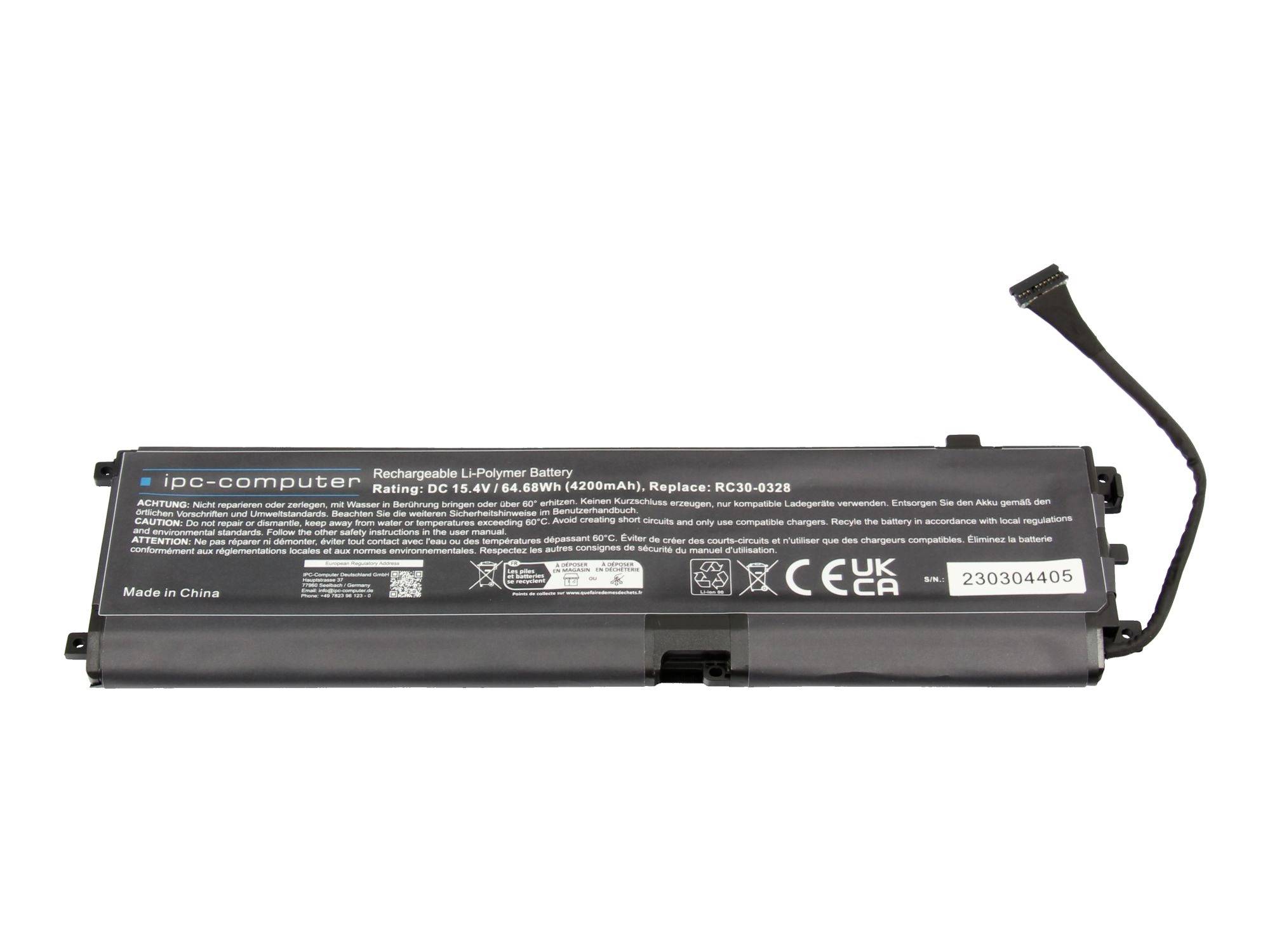 Laptop-Ersatzbatterie-Set mit angebrachtem Stromstecker und Produktetikett auf weißem Hintergrund.