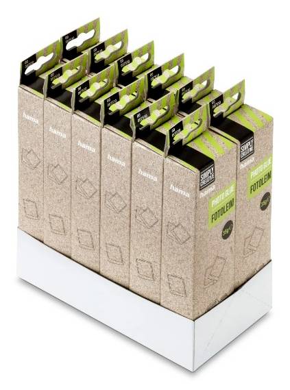 Displayschale mit sechs Hama-Handyhüllen-Paketen mit grün-schwarzen Aufhängelaschen, angeordnet in einer Einzelhandels-Displaybox.