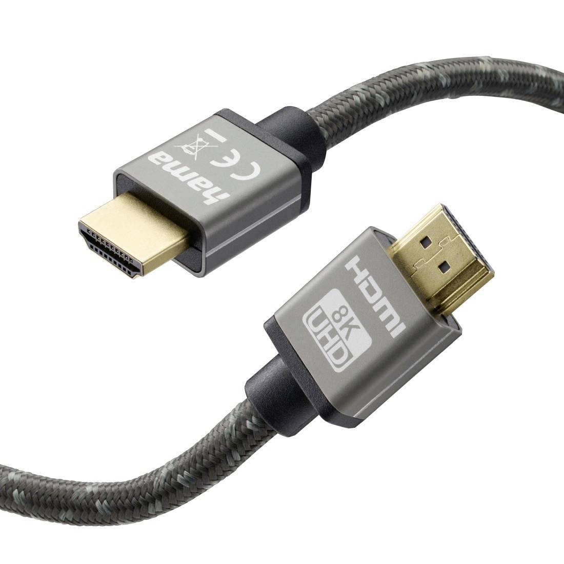 Zwei HDMI-Kabelstecker auf einem geflochtenen Kabel, einer mit der Bezeichnung „Hama