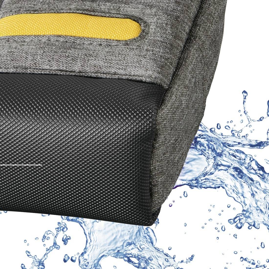 Nahaufnahme einer grau-schwarzen Stoff-Tasche oder eines Rucksacks mit gelbem Griff, vor einem Wasserspritzerkundig dargestellt.
