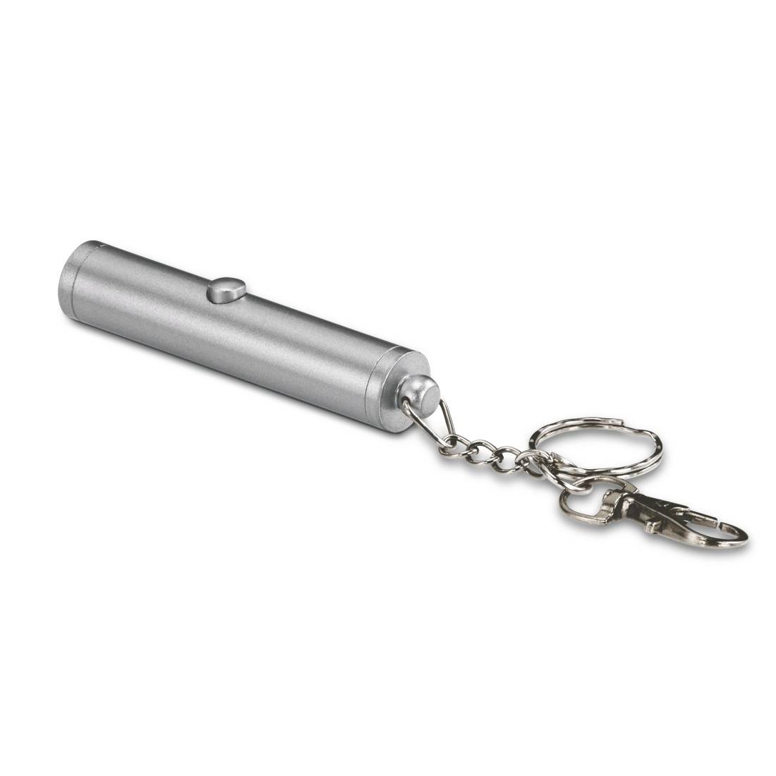 Silberner Metall-Schlüsselanhänger-Taschenlampe mit Kette und Doppelring angebracht an einem Schlüsselclip auf weißem Hintergrund