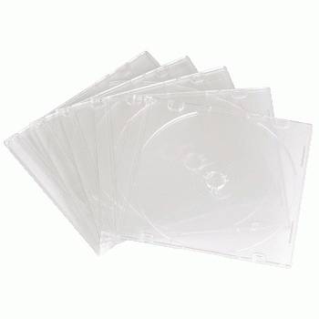 Stapel von durchsichtigen Kunststoff-CD-/DVD-Hüllen auf weißem Hintergrund.