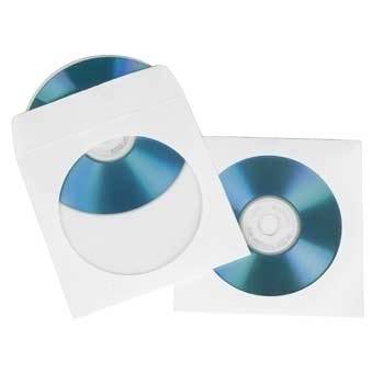 Zwei blaue CDs teilweise in weißen Papierhüllen auf weißem Hintergrund.