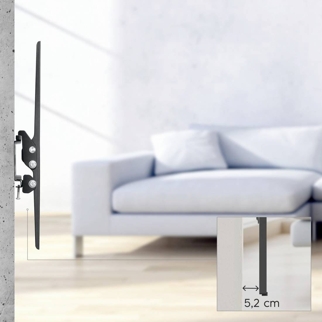 Nahaufnahme einer TV-Wandhalterung mit schlankem Profil, mit Einsatz zeigt eine Tiefe von 5,2 cm.