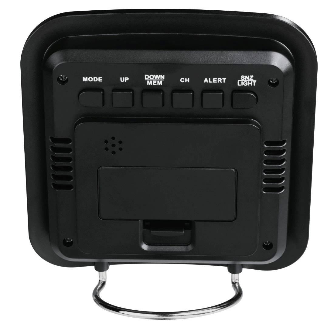 Rückseite eines schwarzen digitalen Weckers/Radios mit beschrifteten Tasten, Lautsprechergittern, Batteriefach und Metallständer.