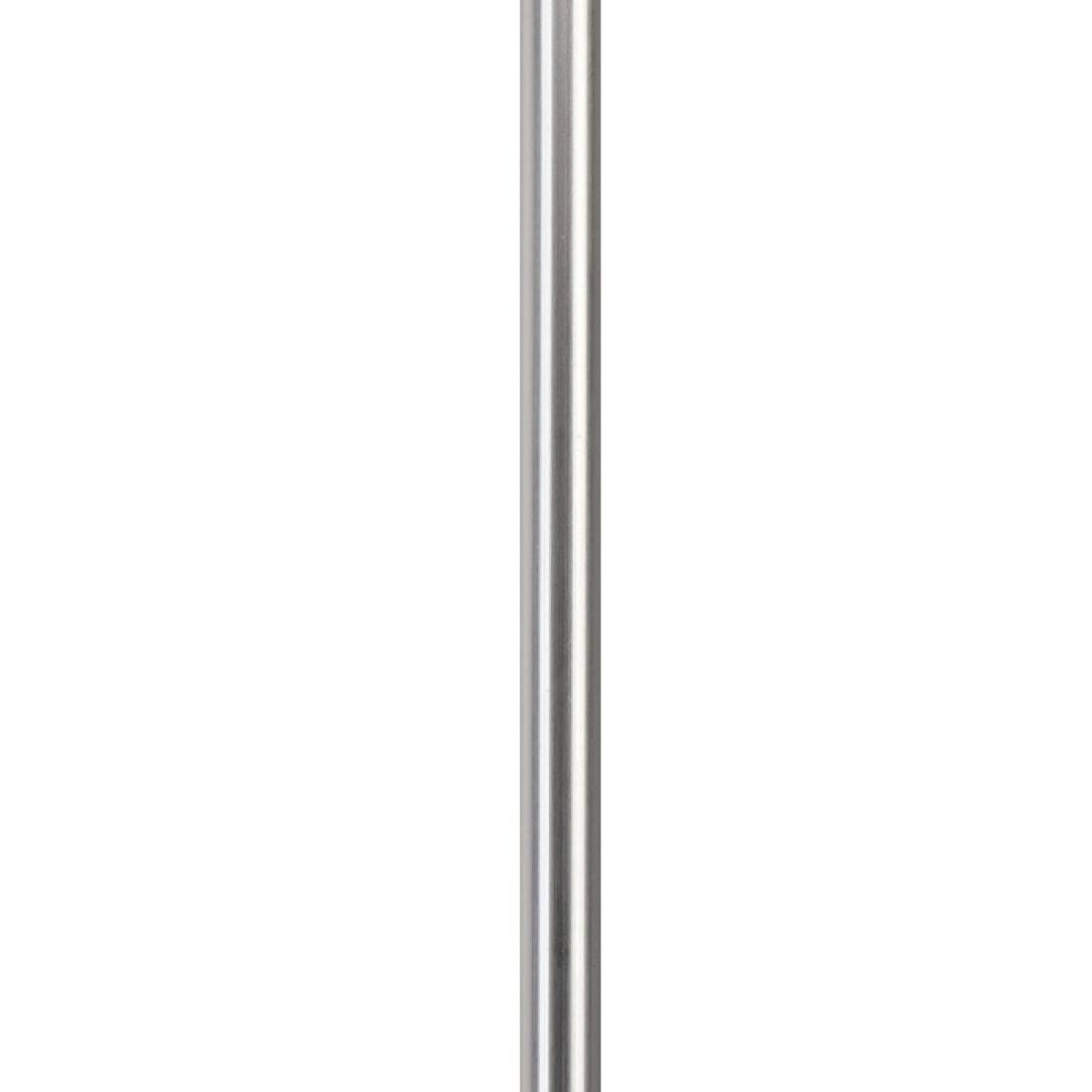 Nahaufnahme von zwei vertikalen Edelstahlmetallstäben auf einem einfachen weißen Hintergrund.