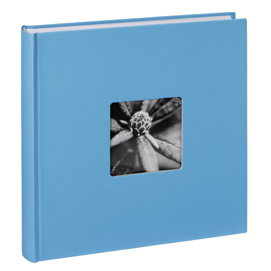 Hellblaues Hardcover-Fotoalbum mit einem kleinen quadratischen schwarzweißen Blumenbild auf dem Einband.