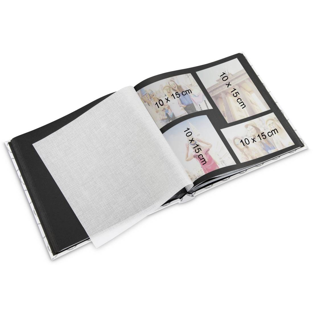 Öffnen Sie ein Fotoalbum mit leerer Stoffdecke und vier 10 x 15 cm Fotohüllen auf der rechten Seite.