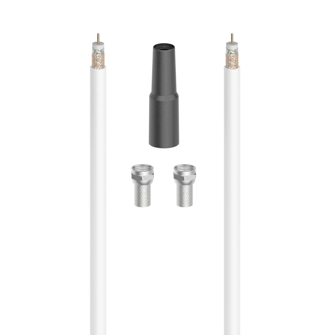 Zwei weiße koaxiale Kabel mit freiliegenden Enden, eine schwarze Verbinderhülse und zwei silberfarbene Metallfittings auf weißem Hintergrund angeordnet.