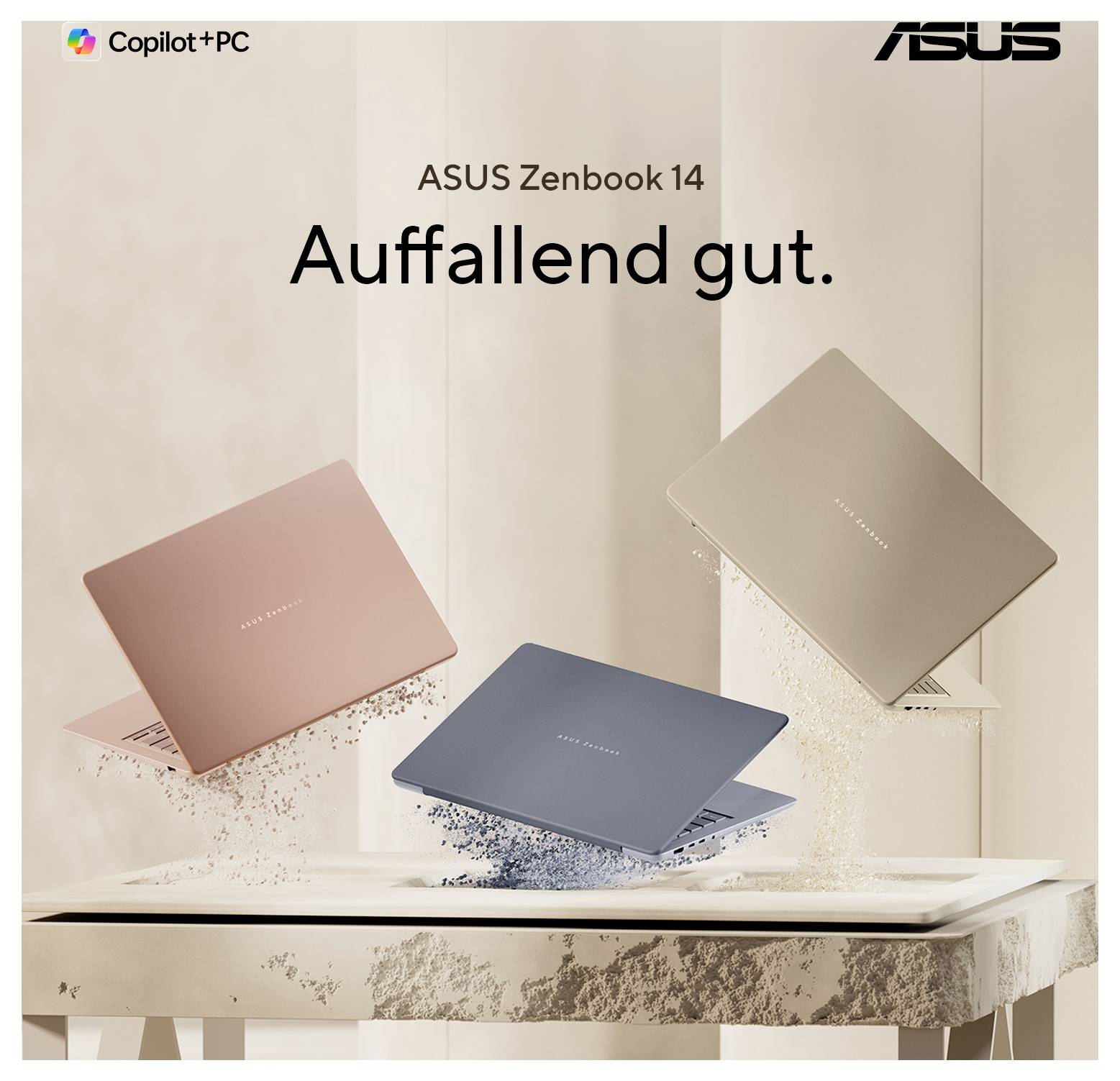 ASUS Zenbook 14 Anzeige mit drei schwebenden Laptops in Rosa, Blau und Beige mit dem Text „Auffallend gut." sowie Copilot+ PC und ASUS Logos.