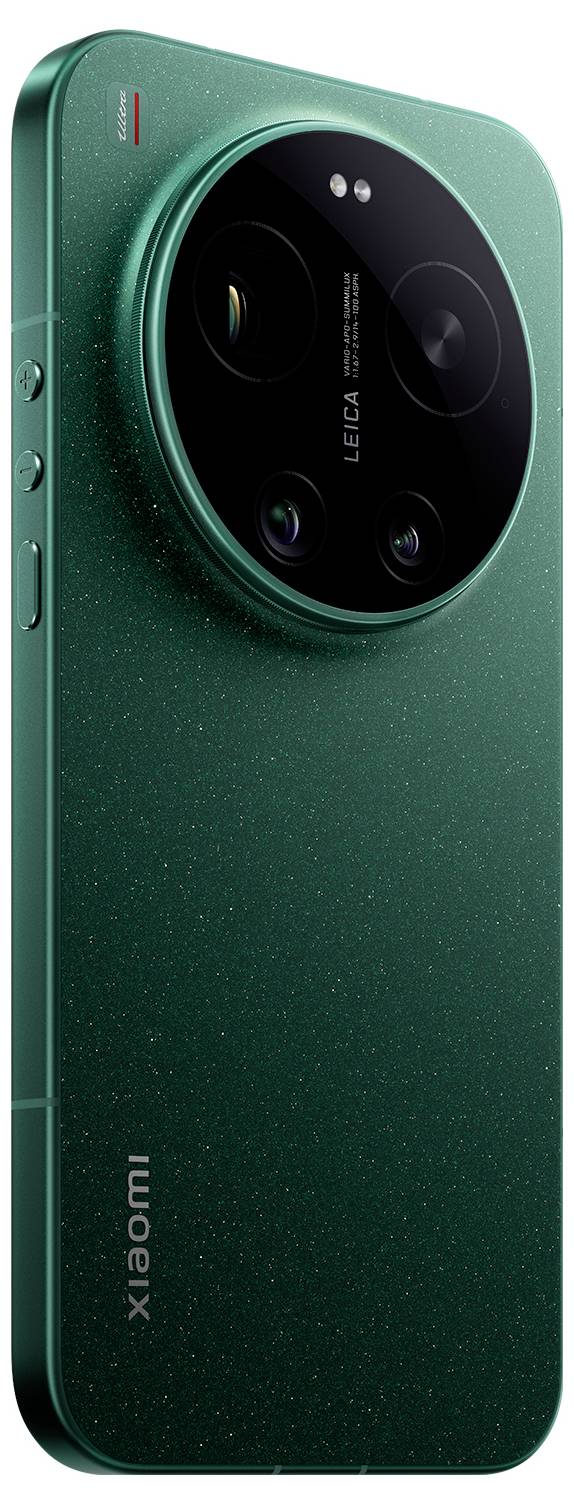 Rückseite eines grünen Xiaomi-Smartphones mit einem großen quadratischen Kameramodul mit vier Linsen und LED-Blitz.
