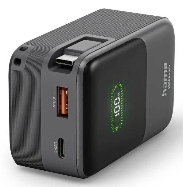 Tragbare Hama Powerbank mit digitalem Batterieanzeige-Display, USB-C- und USB-A-Anschlüssen und integriertem Kabel in einem schwarzen kompakten Gehäuse.