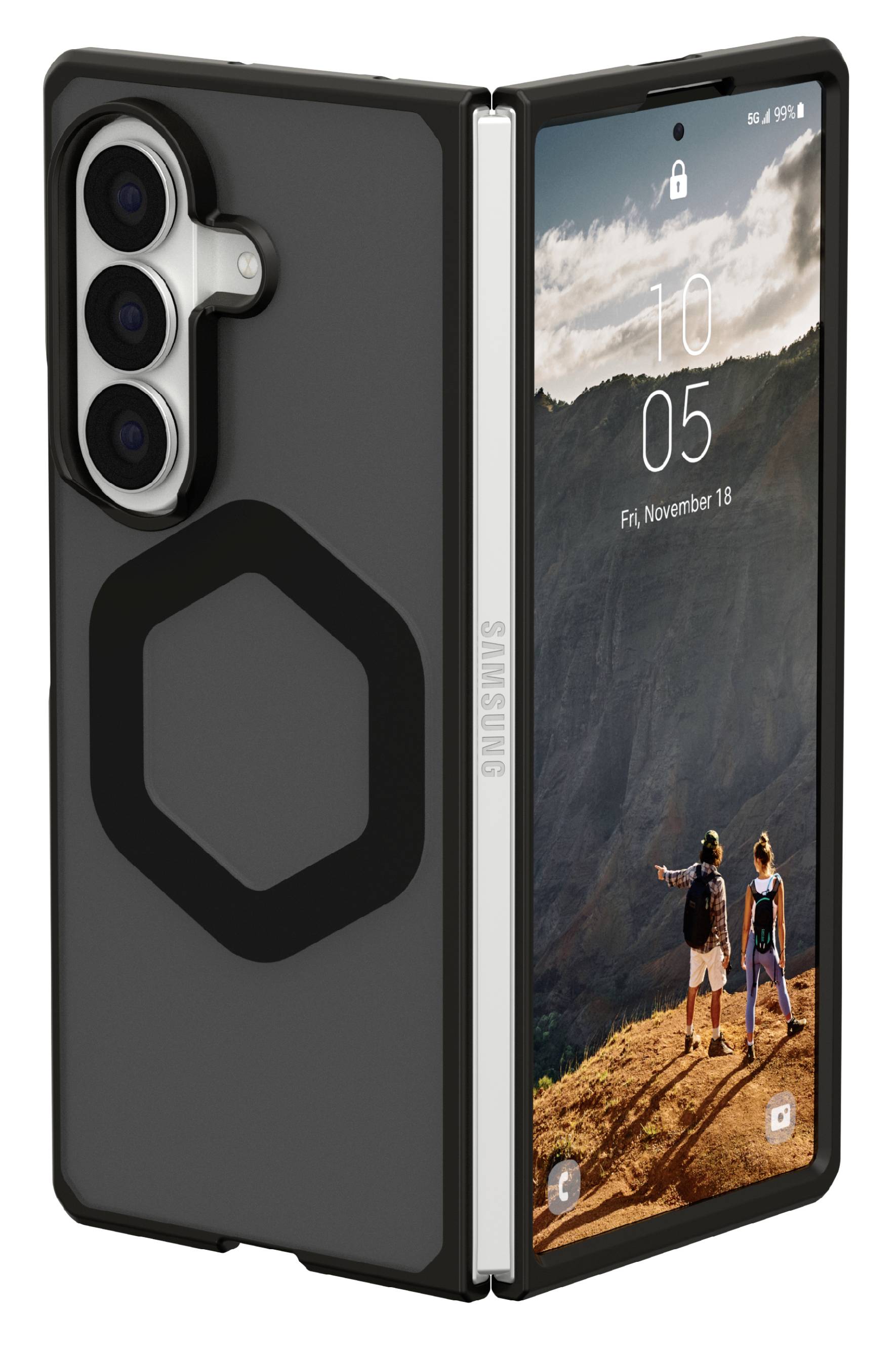 Ein aufgeklapptes Samsung-Smartphone, das offen gezeigt wird, mit einer dreifachen Rückkamera und einer dunklen Schutzhülle.