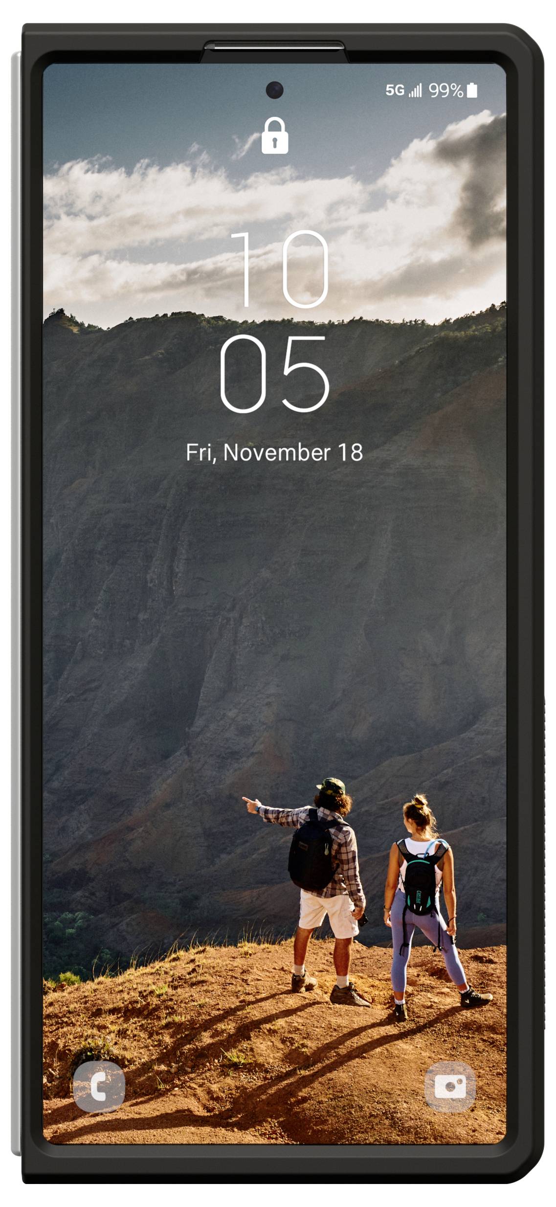 Smartphone-Sperrbildschirm mit 10:05 Uhr, Freitag, 18. November, mit einer Berglandschafts-Hintergrund und zwei Wanderern, die auf einer Klippe stehen.