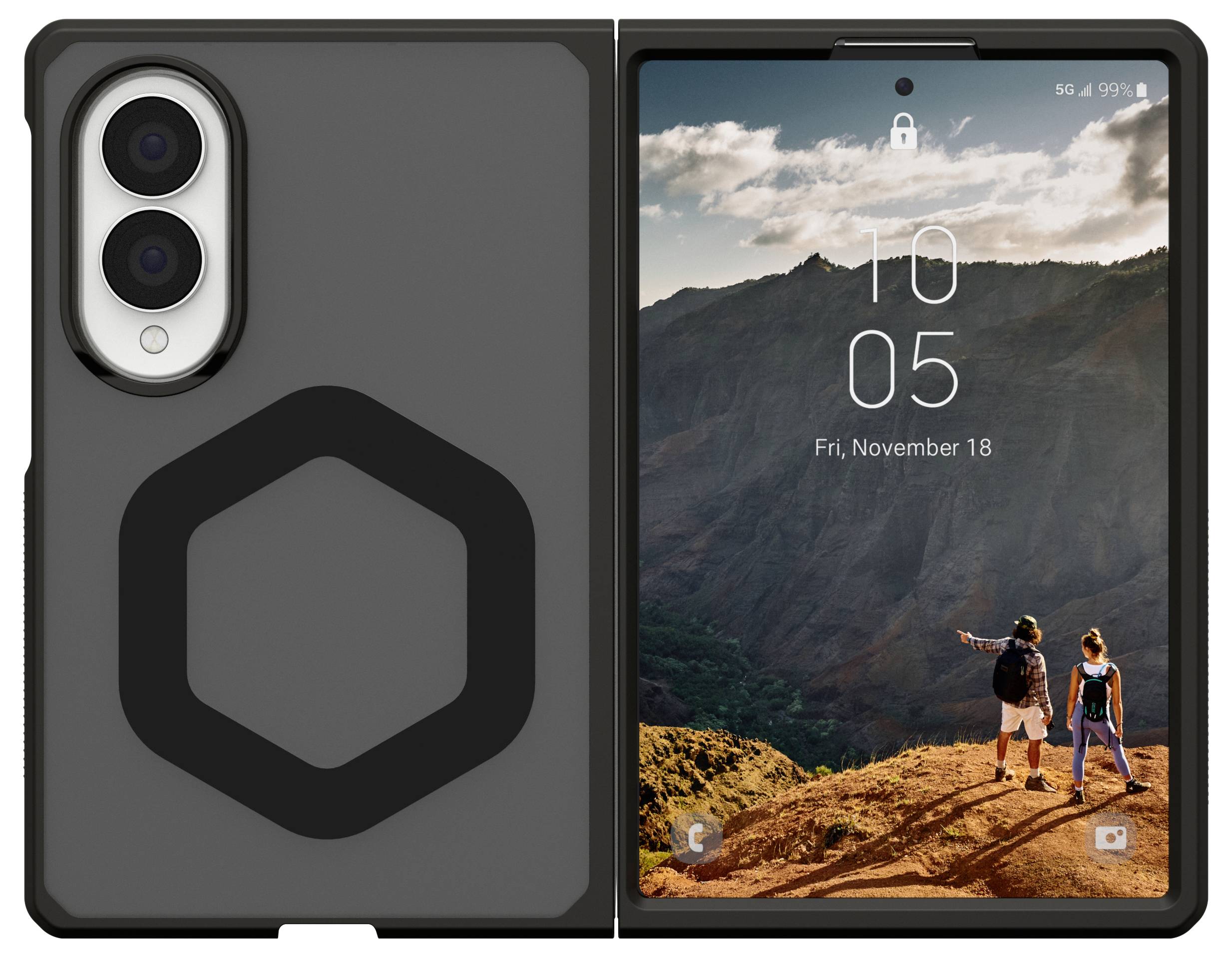 Faltbares Smartphone offen dargestellt, mit Rückkamera-Modul und einem Sperrbildschirm-Hintergrundbild von zwei Wanderern, die über Bergen blicken, zeigt 10:05 Uhr und Fr., 18. November an.