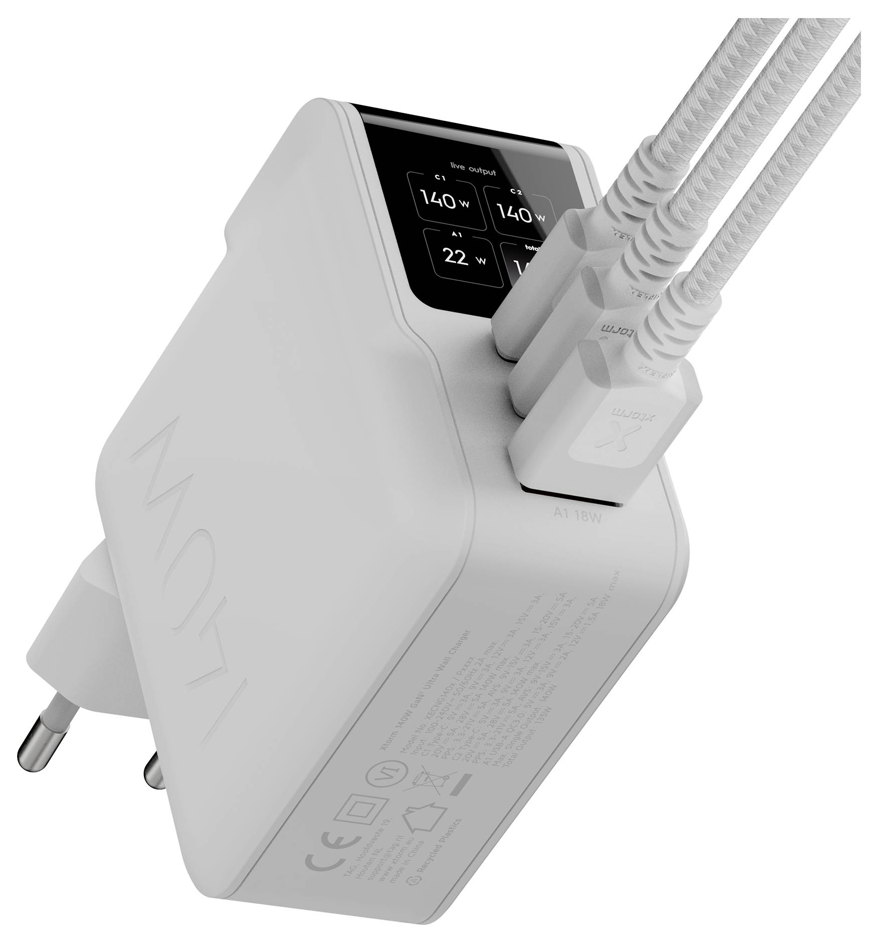 Weiß mehrfach USB-Wandladegerät mit kleinem Display, das die Ladeleistung anzeigt, und zwei angesteckten USB-Kabeln.