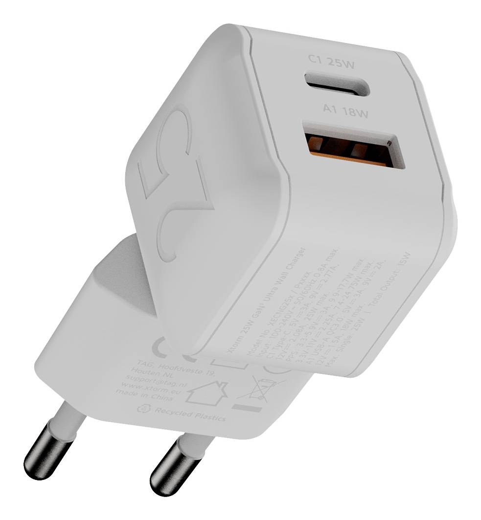 Weiß Dual-Port Wandladegerät mit Eurostecker, beschriftet mit C1 25W und A1 18W, in schrägem Produktansicht gezeigt.
