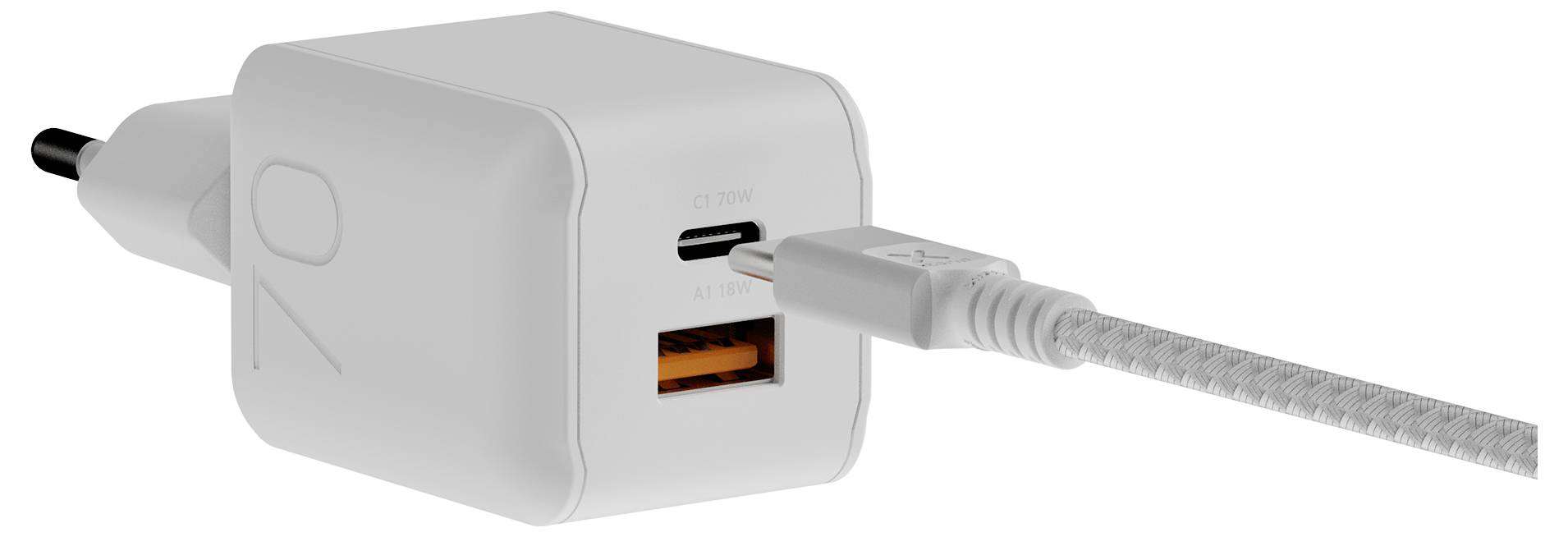Ein weißes Stromadapter mit zwei USB-Anschlüssen, von denen einer von einem Ladekabel belegt ist und ein anderer sichtbarer Anschluss vorhanden ist.