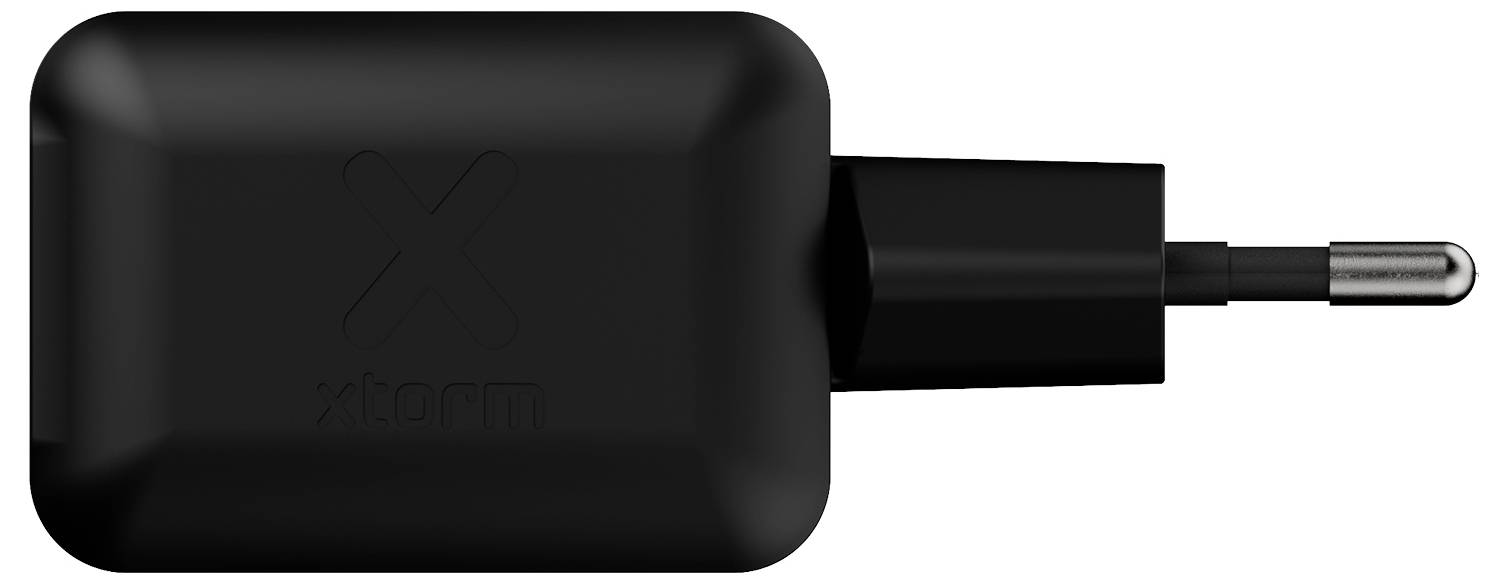 Schwarzes Xiaomi-Wandladegerät mit zweipoligem europäischem Stecker und USB-A-Ausgangsanschluss.