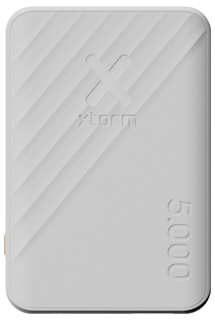 Nahaufnahme einer hellgrauen externen Festplatte mit diagonalen Rippen, geprägtem X-Logo und 