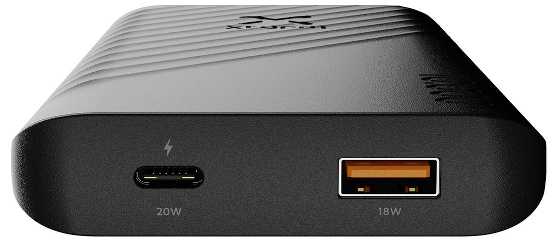 Vorderansicht eines schwarzen Geräts mit zwei Ladeanschlüssen: einen 20-W-USB-C-Anschluss auf der linken Seite und einen 18-W-USB-A-Anschluss auf der rechten Seite.