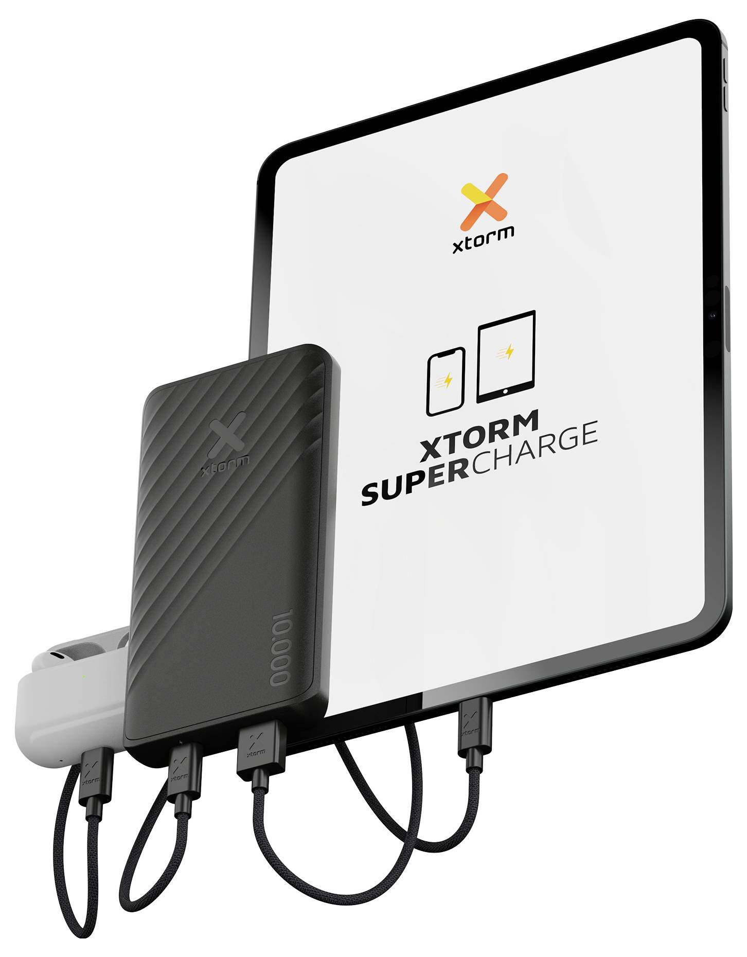 XTORM SuperCharge Powerbank und Ladekabel an ein Tablet angeschlossen, zeigt tragbares Laden für mehrere Geräte.